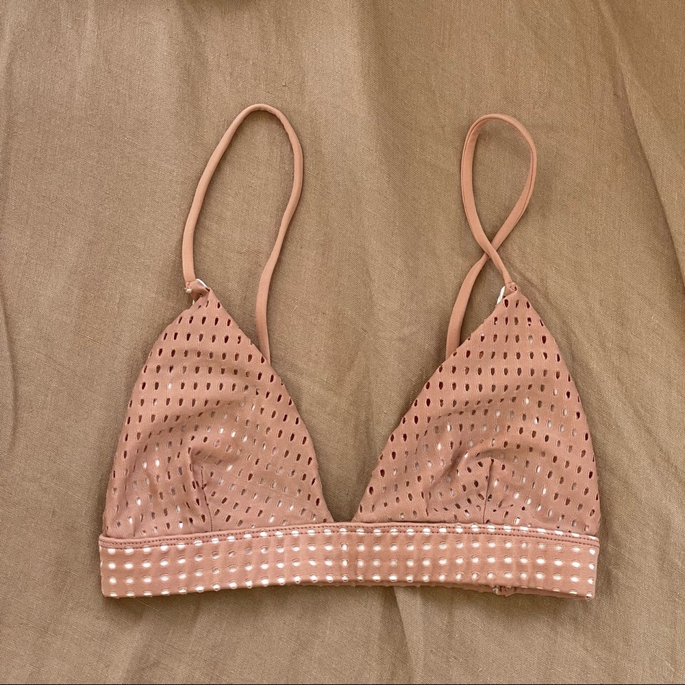Acacia Basics Top